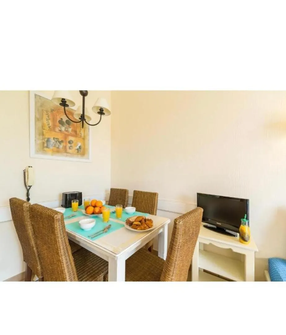 Les Restanques Du Golf De Saint Tropez, 83310 Grimaud, France Appartement Grimaud